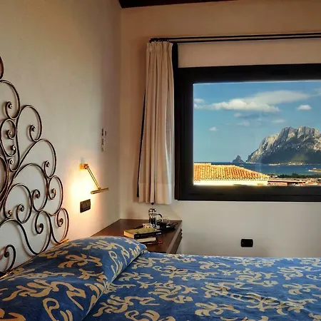 Residence L'Ea Di Lavru - Appartamenti Mono-Bilo-Trilocali Porto San Paolo  Extérieur photo