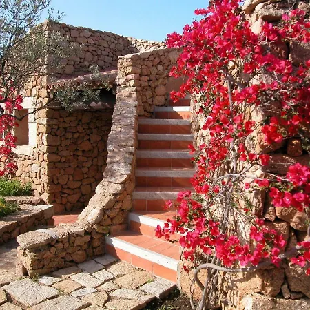 Residence L'Ea Di Lavru - Appartamenti Mono-Bilo-Trilocali Porto San Paolo  Extérieur photo